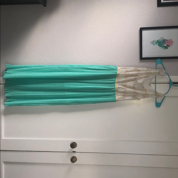 Beautiful gown by Double Zero - Picture 3 of 4